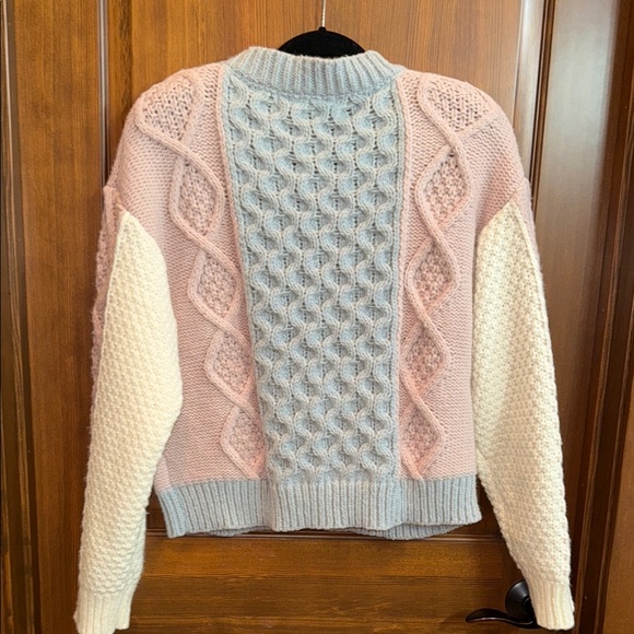 Altar’d State women’s medium Cozy Cable Knit Sweater - Pink and Cream - Picture 3 of 3